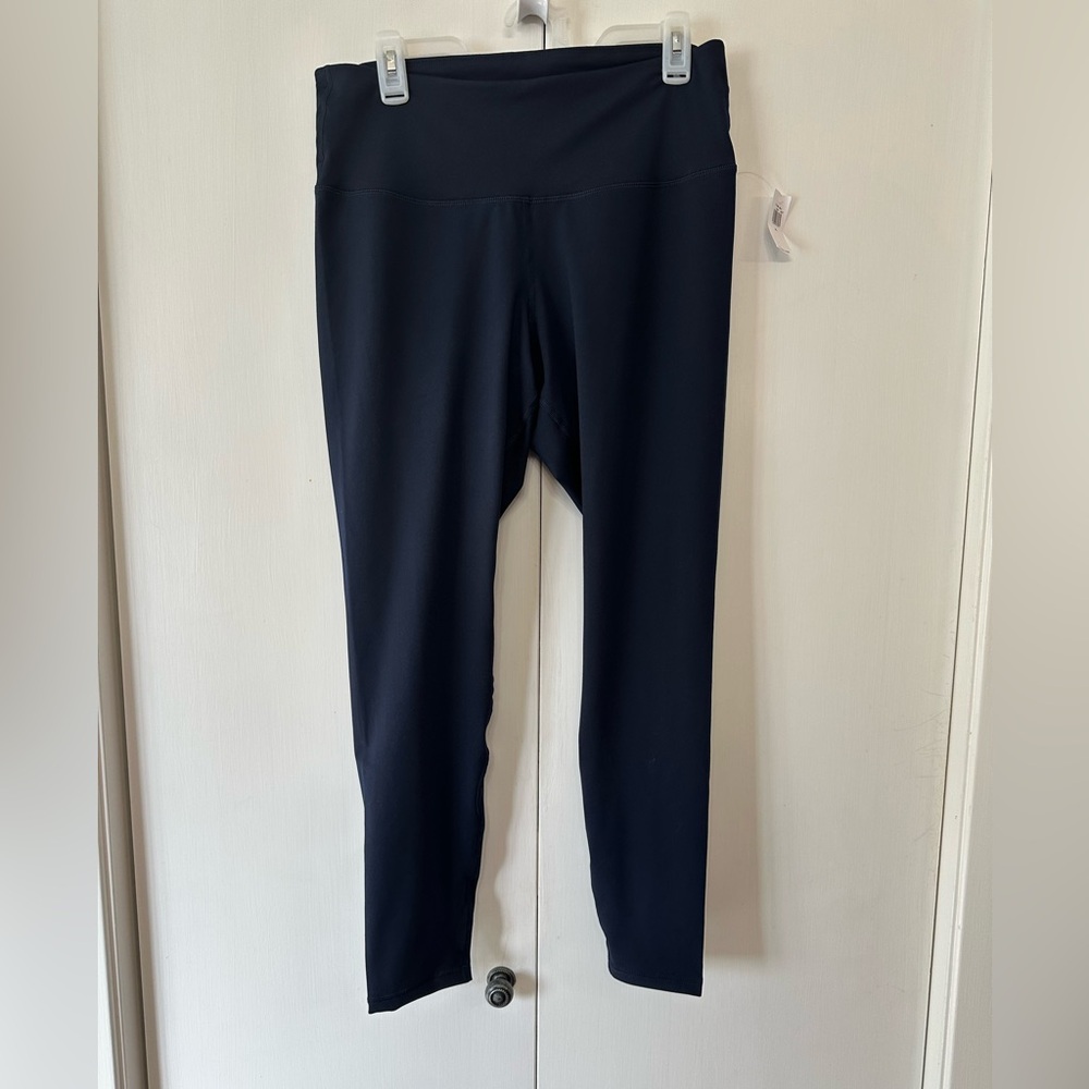 NWT Old Navy Women’s Navy Leggings